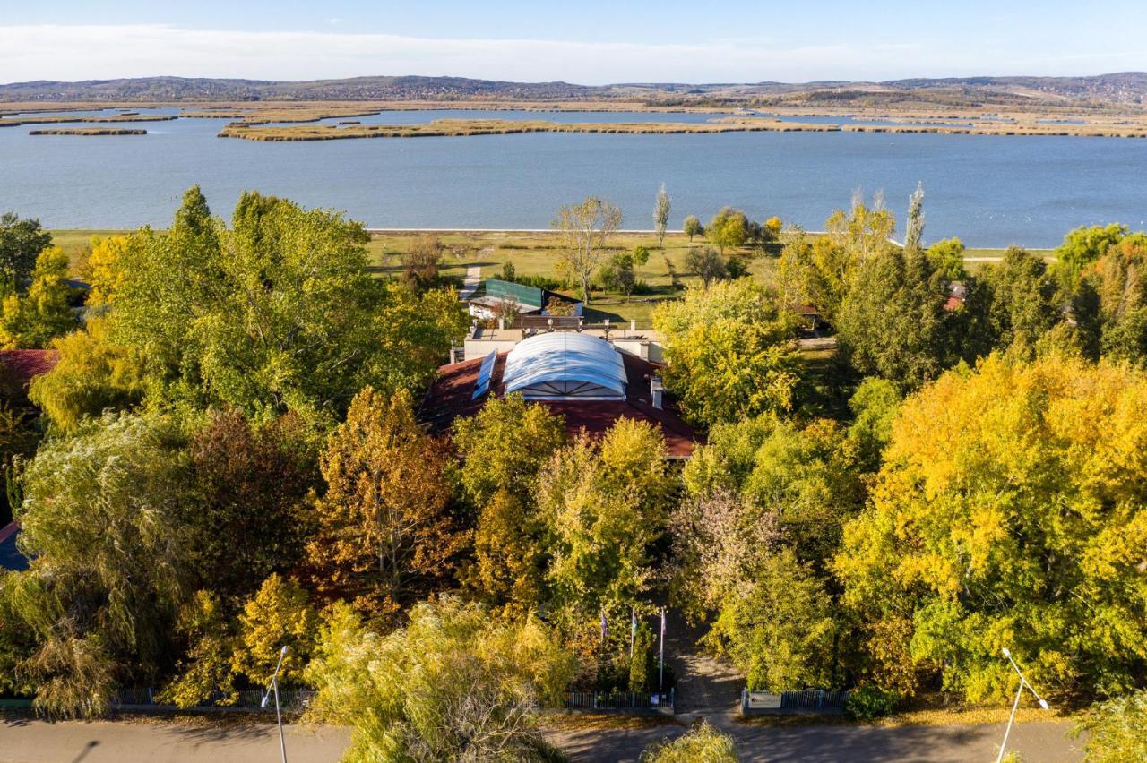Atrium Agard Panzio Bed and Breakfast Gárdony Εξωτερικό φωτογραφία
